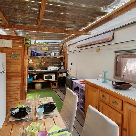 Caravane Au Jardin * Brix