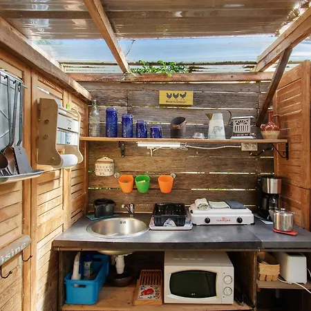 Caravane Au Jardin