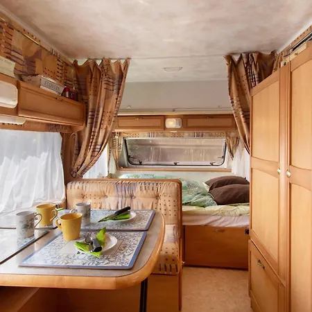 Caravane Au Jardin *